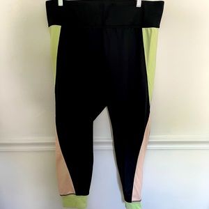 Nike Active Wear Leggings - Black with color blocks - Sz 1x
